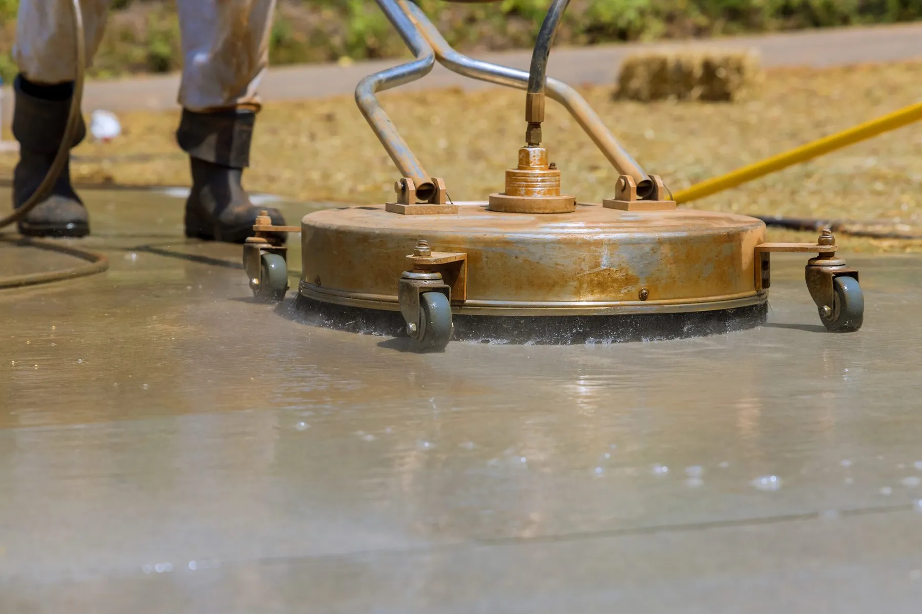 What Time of Year Should You Pressure Wash Your Driveway in New Orleans, LA?
